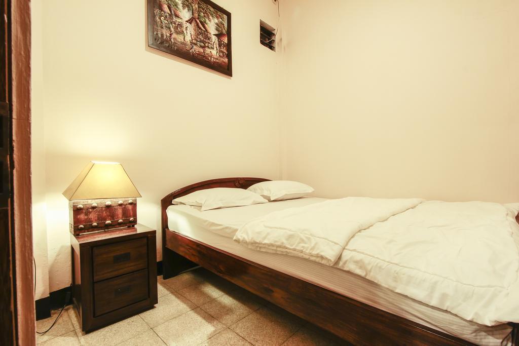 Griya Langen Guesthouse Yogyakarta Buitenkant foto