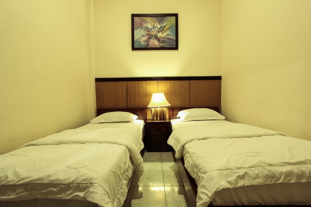 Griya Langen Guesthouse Yogyakarta Buitenkant foto