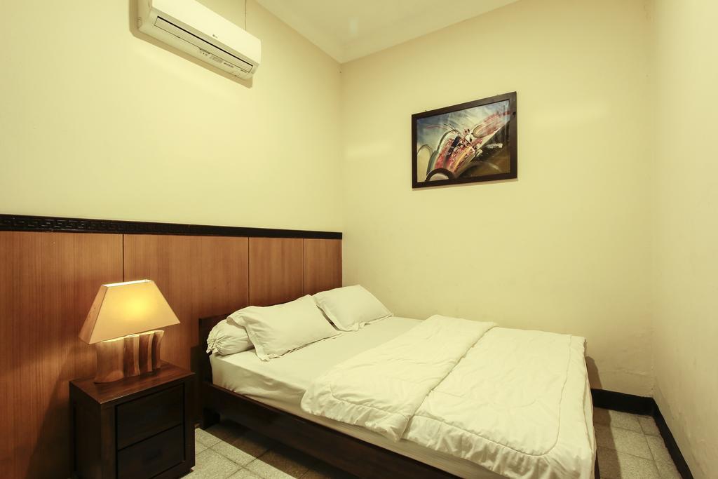 Griya Langen Guesthouse Yogyakarta Buitenkant foto