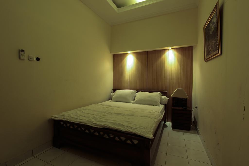 Griya Langen Guesthouse Yogyakarta Buitenkant foto
