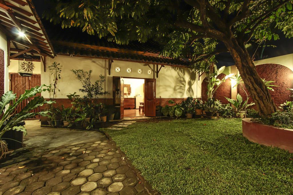 Griya Langen Guesthouse Yogyakarta Buitenkant foto