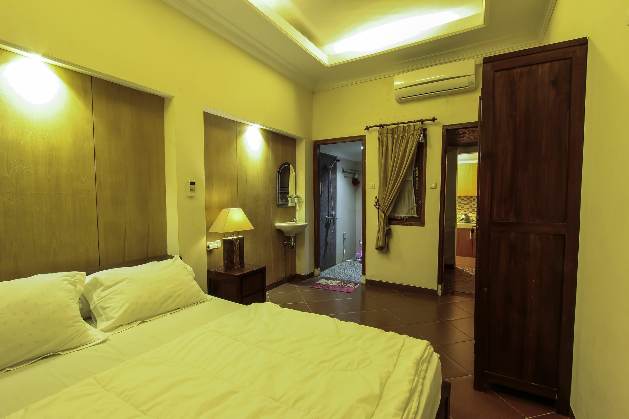 Griya Langen Guesthouse Yogyakarta Buitenkant foto