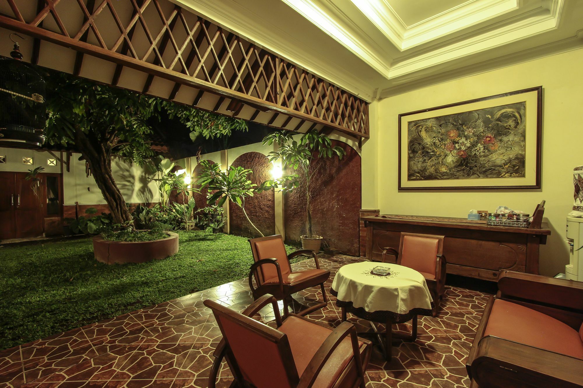 Griya Langen Guesthouse Yogyakarta Buitenkant foto